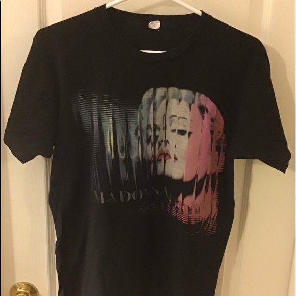 The MDNA Tour Madonna T-Shirt Size M - Picture 2 of 4